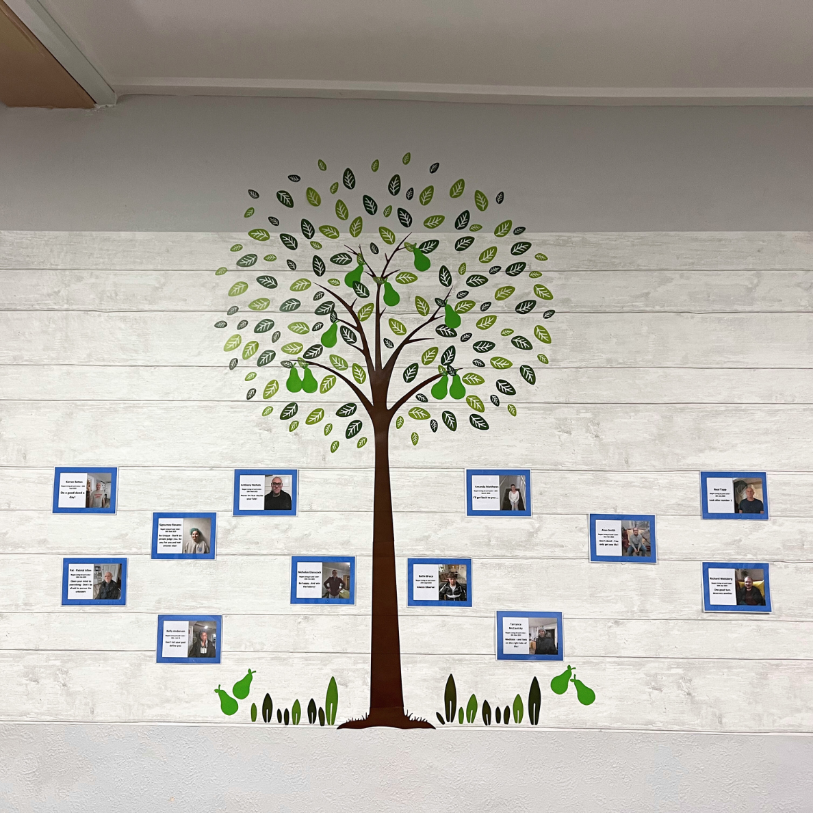 Black Retro Minimalist Vegan Cafe Logo (1)